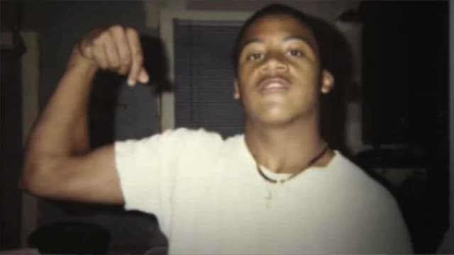 S03:E10 - The Extremely Suspicious Death of Alonzo Brooks