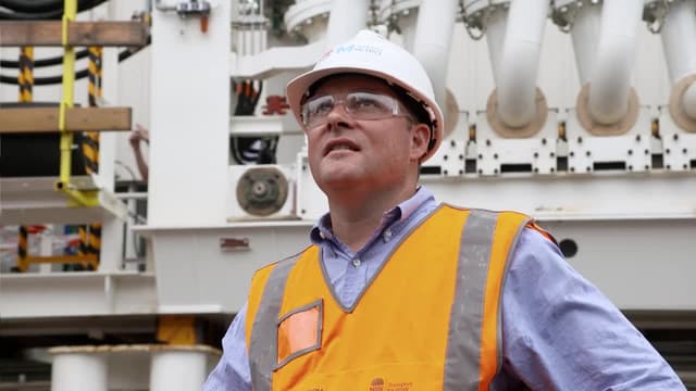 S01:E01 - Action Stations