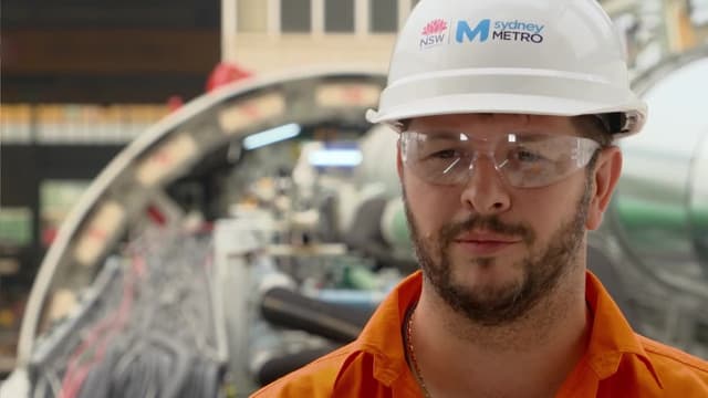 S01:E02 - What Lies Beneath