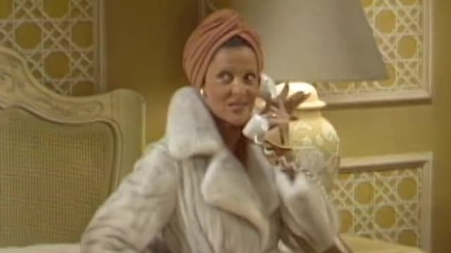 S02:E07 - Grand Hotel