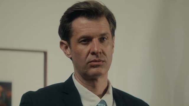 S01:E02 - From Russia With Love