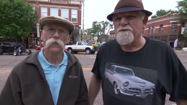 S23:E09 - Exposición de autos de Florencia Colorado