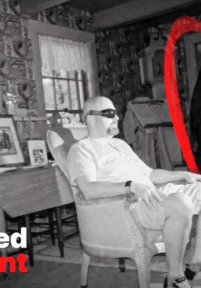 S01:E07 - Ghost Hunting in a 220 Year Old House poster