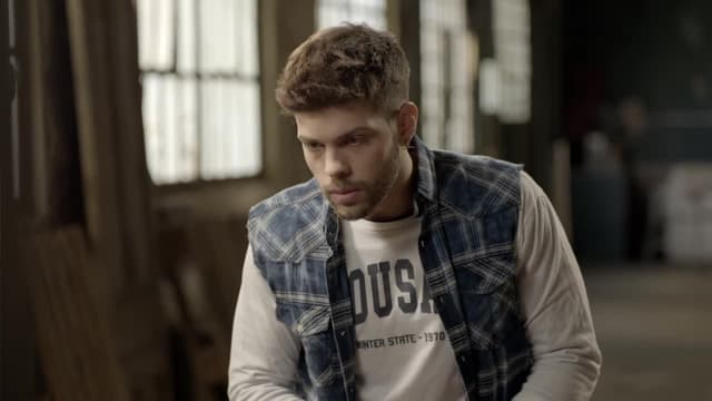 S01:E15 - Lluvia adorada