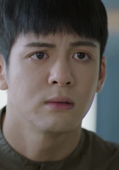 S01:E11 - Doll with Different Color Pupils 5 poster