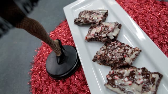 S01:E10 - A Vegan Christmas