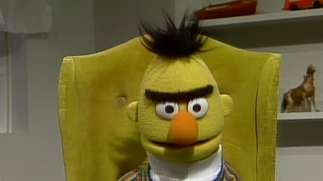 S30:E06 - Maria Pet-Sits at the Fix It Shop