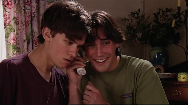 S01:E03 - Close Encounters of the Furred Kind