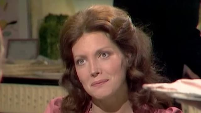 S06:E10 - The Luncheon