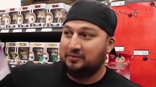 S01:E02 - Retro Retail Renegades