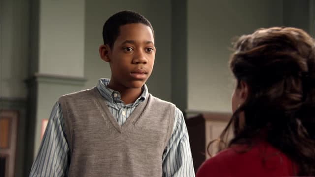 S03:E09 - Everybody Hates the New Kid