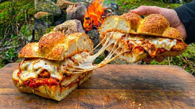 S01:E08 - Ultimate Chicken Sandwich