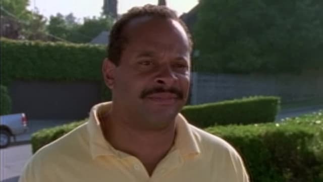 S01:E19 - Convention Dimension