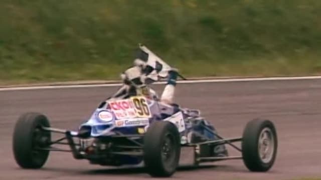 S01:E06 - At the Race Track