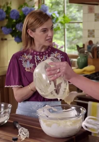 S08:E03 - South by South of the Border With Vivian Howard poster