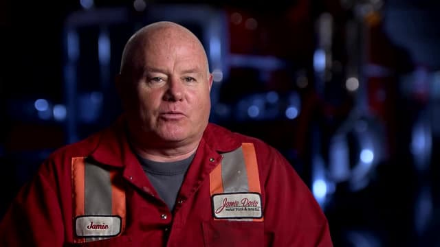 S10:E10 - Holly Jolly Chaos