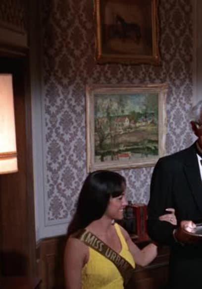 S01:E34 - Batman Makes the Scene poster