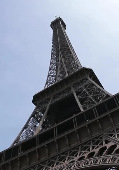 S14:E11 - Saving the Eiffel Tower poster