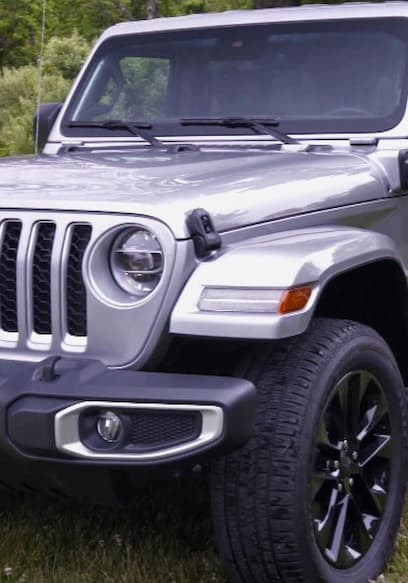 S41:E01 - 2021 Jeep Wrangler 4xe poster