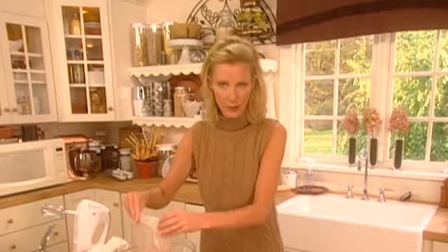 Watch Semi-Homemade Cooking With Sandra Lee - Free TV Shows | Tubi