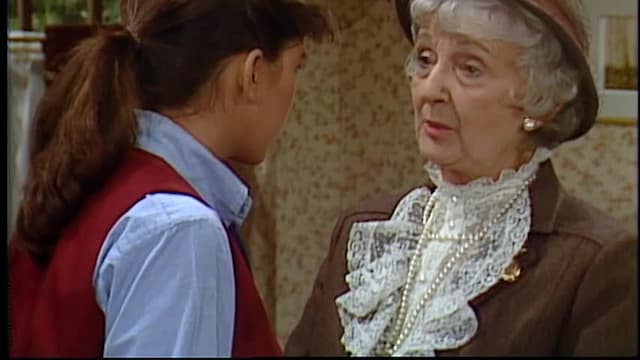 S04:E07 - The Oldest Living Graduate