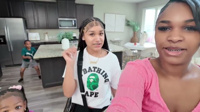 S01:E04 - We Threw an All Girls Slumber Party, Plus Room Reveal