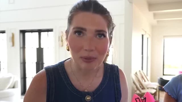 S02:E07 - I Opened a Secret Sephora Machine