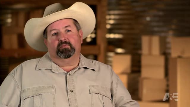 S01:E02 - Bounty Hunter Bubba Fett