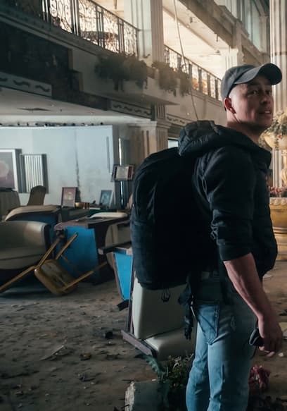 S02:E06 - Exploring an Abandoned 5-Star Casino Hotel poster