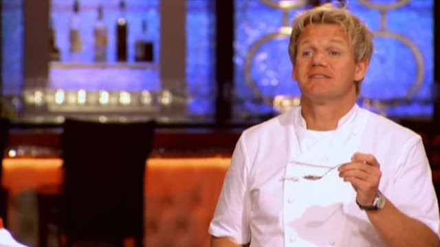 S09:E10 - 8 Chefs Compiten