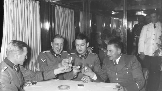 S01:E13 - Poison Gas Plot in the Bunker