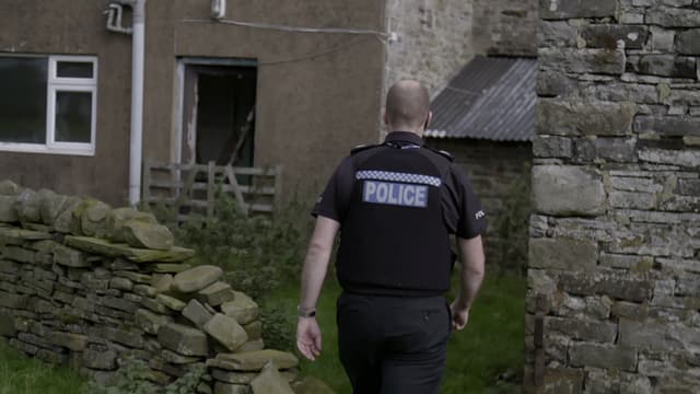 S01:E02 - Darren
