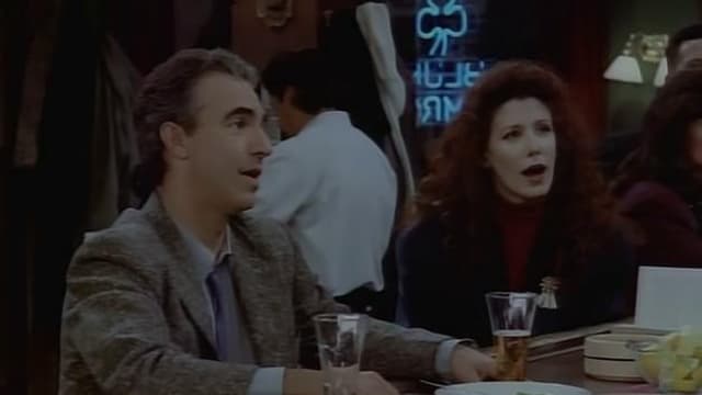 S03:E11 - A Purse, a Date, a Plane