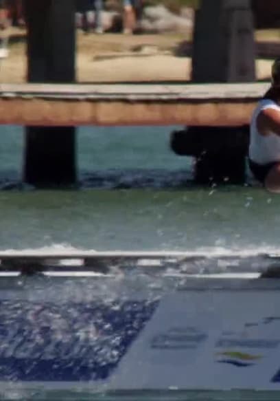 S01:E15 - Chill | Wakeboard Mandurah Para Mujeres poster
