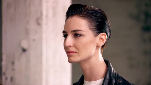 S01:E02 - The Magazine Shoot