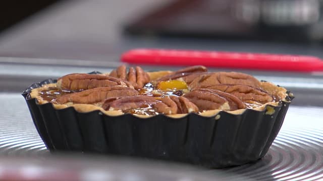 S04:E12 - Baking Bonanza