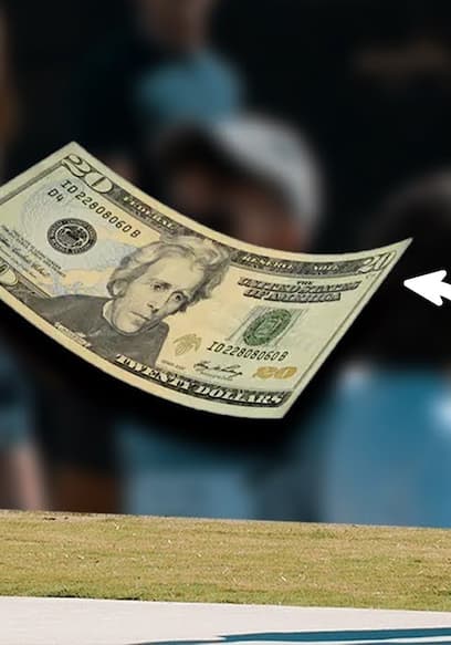 Affiche de S01:E10 - First Person to Find Us IRL Gets $100