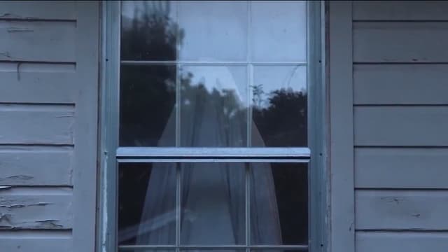 S01:E05 - Ghosts and Stuff