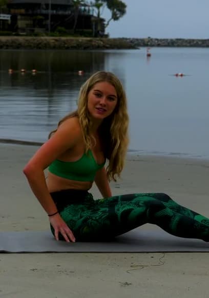 S01:E02 - 25 Min Barre Abs Workout poster