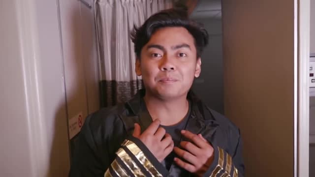 S02:E05 - Rejected McDonald's Toys / Things You Shouldn't Do in an Airplane