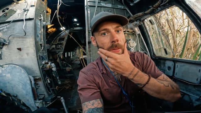 S01:E10 - Exploring Escobar's Plane