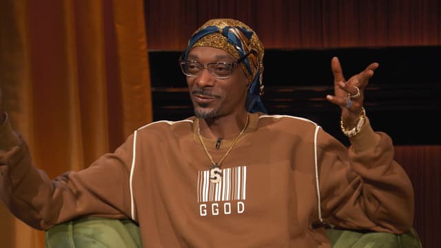 S01:E01 - Bringing Down the (Waffle) House