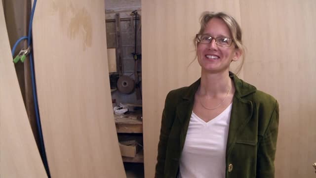 S02:E06 - Walls of Wood