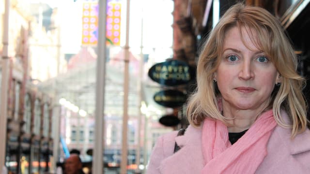 S01:E04 - I’m a Shopaholic and Can’t Stop Spending