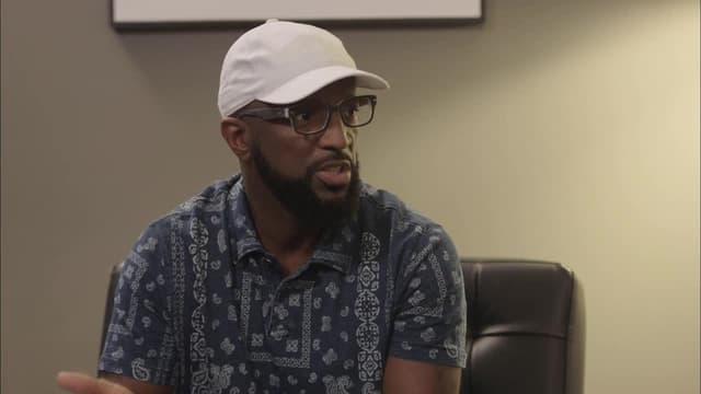 S05:E02 - Trouble in Paradise