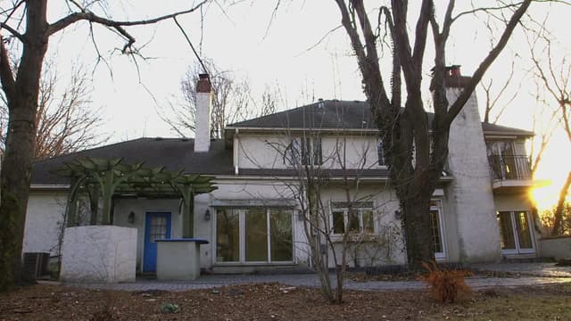 S01:E04 - The Trouble With Cobbles