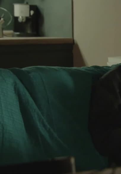 S01:E01 - Siempre Hay Alguien Que Te Recuerda poster