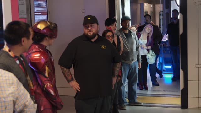 S01:E16 - Bam! Pow! Pawn!