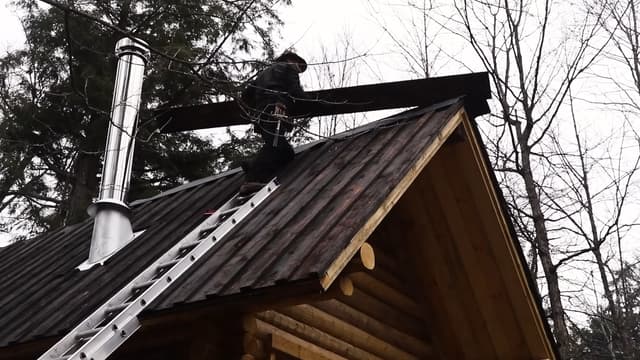 S01:E03 - Burning Wood, Building Home