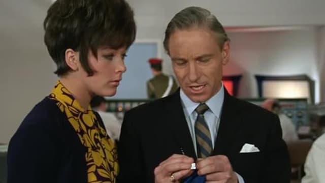 S06:E31 - Who Was That Man I Saw You With?